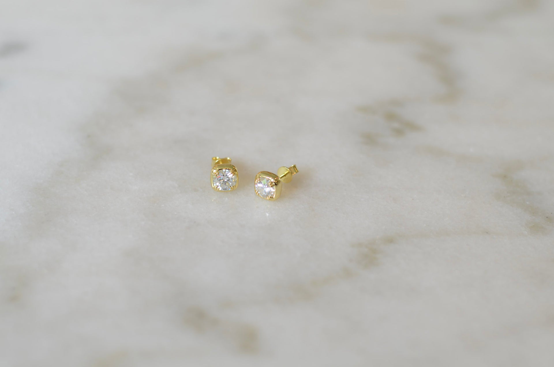 Everyday diamond studs- Moissanite 1 carat